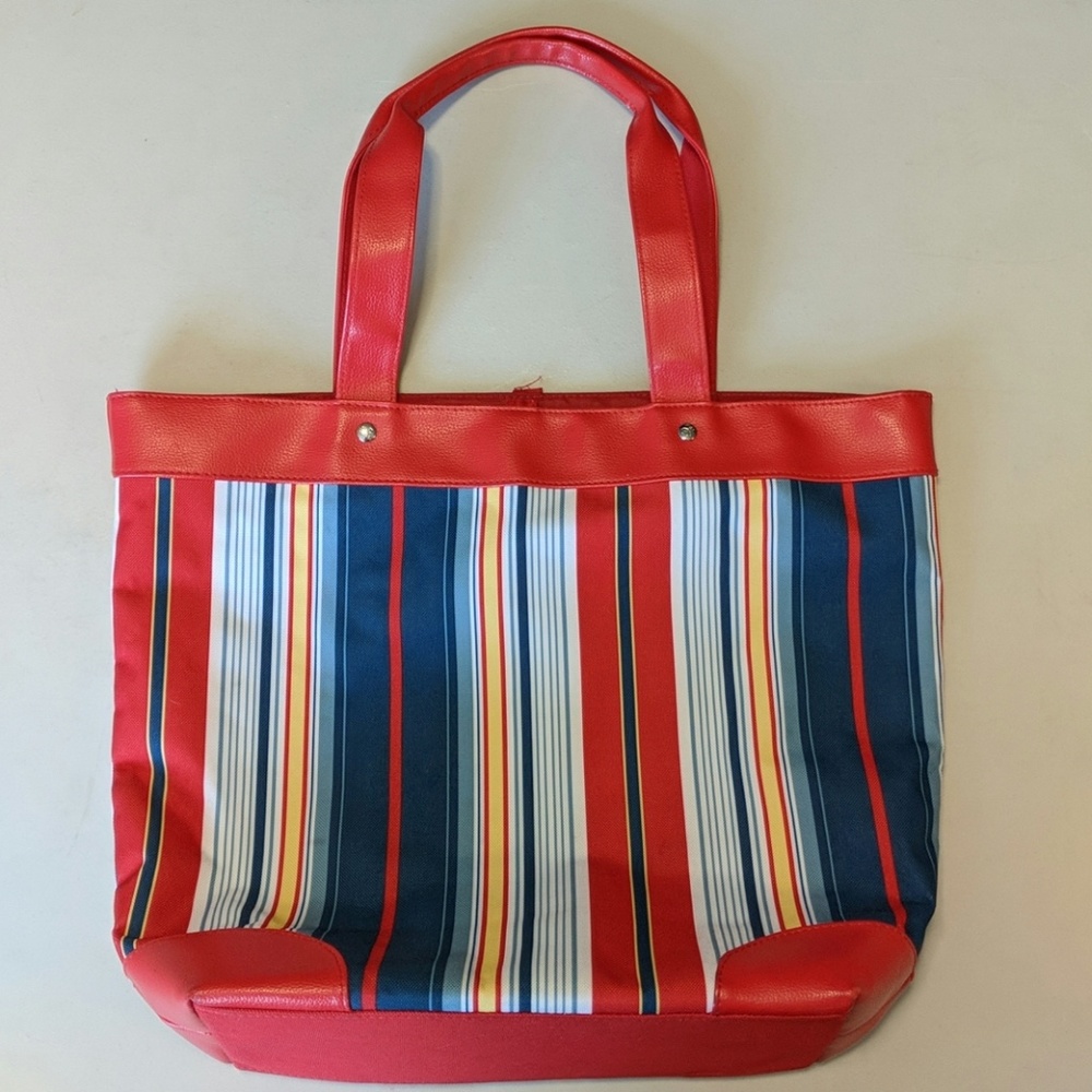 Purses, Purses & More Purses! - image 1